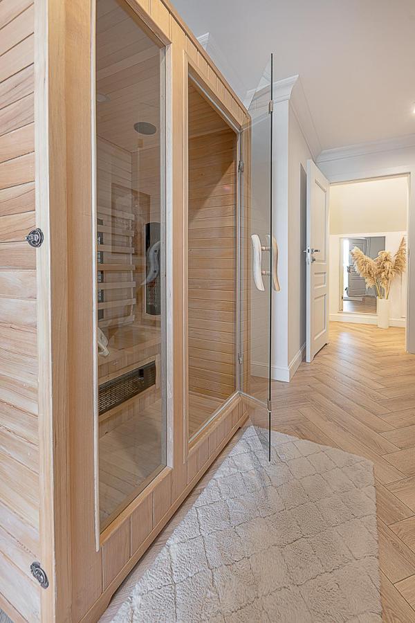 Gold Apartment *