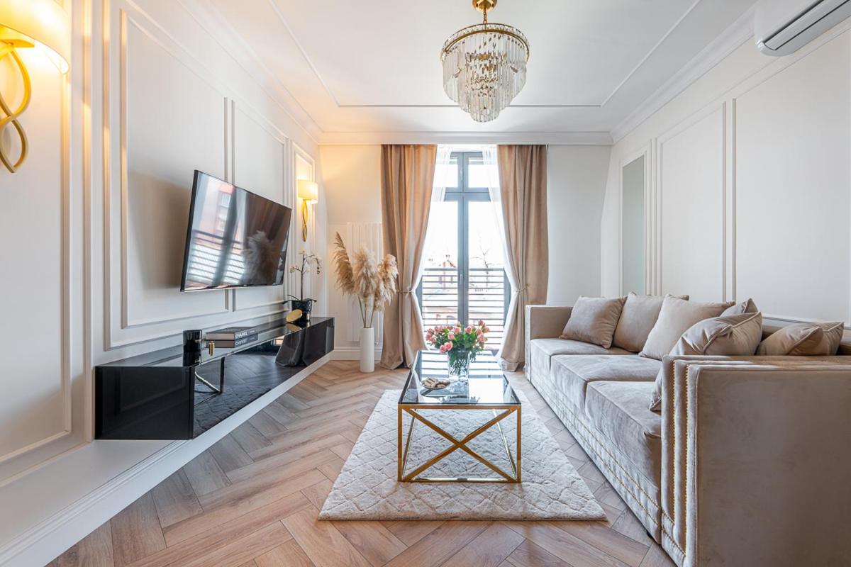 Gold Apartment *
